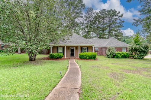 133 Oak Ridge Cir, Madison, MS, 39110-8135 | Card Image