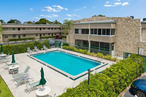 10b-126 Sparrow Dr, Royal Palm Beach, FL, 33411-1626 | Card Image