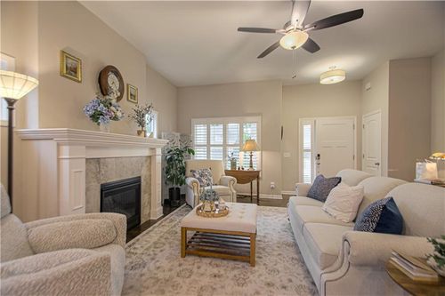1913 Cemco Dr, Liberty, MO, 64068-2924 | Card Image