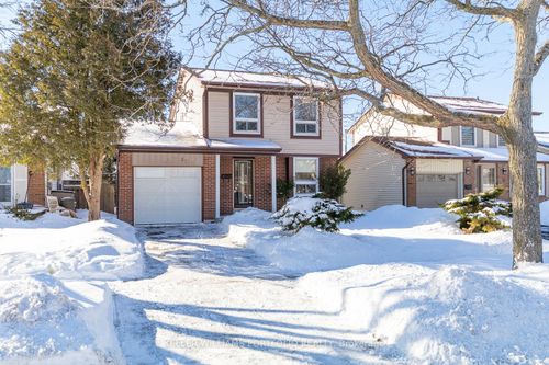 37 Banner Cres, Ajax, ON, L1S3S8 | Card Image