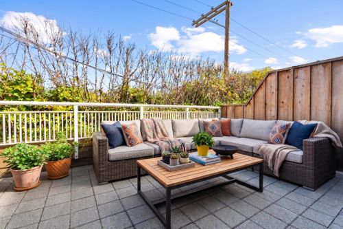 330-5790 East Boulevard, Vancouver, BC, V6M4M4 | Card Image