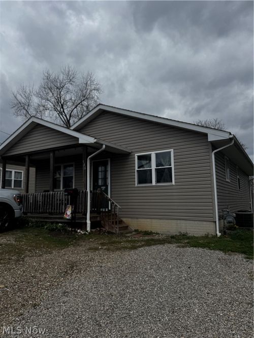 546 Cemetery St, Coshocton, OH, 43812-1255 | Card Image