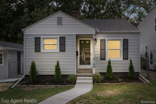 2169 Roslyn Rd, Grosse Pointe Woods, MI, 48236-1051 | Card Image