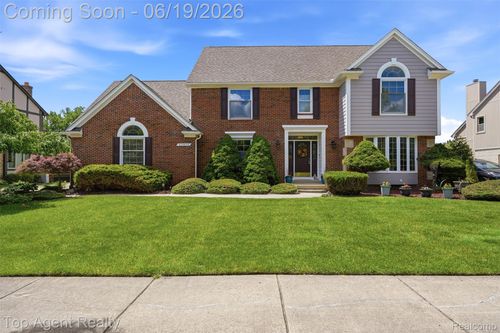 52825 Seven Oaks Dr, Shelby Township, MI, 48316-2992 | Card Image