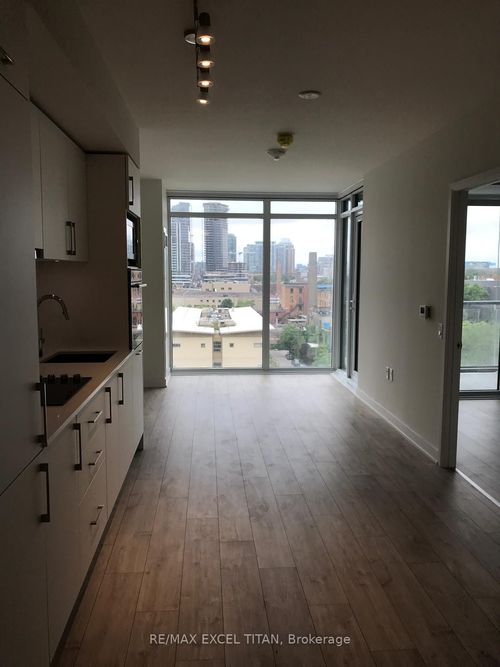 614w-27 Bathurst St, Toronto, ON, M5V0R1 | Card Image
