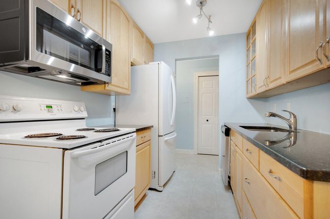 APT-4 - 4584 Cedar Lake Rd S, Condo with 2 bedrooms, 1 bathrooms and null parking in Saint Louis Park MN | Image 13