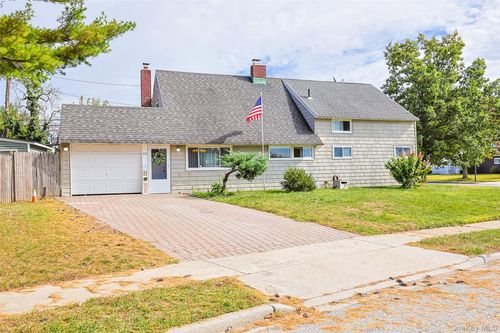 201 Sprucewood Dr, Levittown, NY, 11756-3835 | Card Image