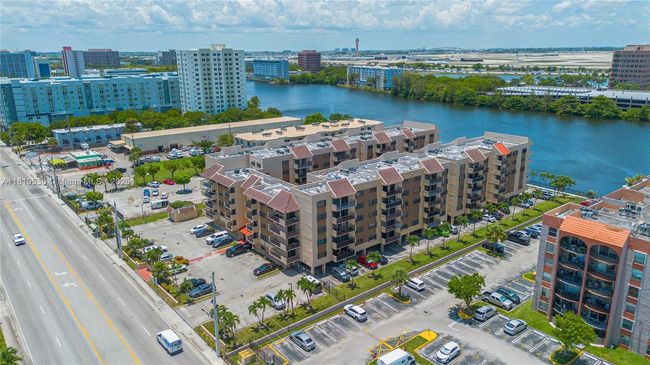 APT-103 - 5249 Nw 7 Th St, Condo with 2 bedrooms, 2 bathrooms and null parking in Miami FL | Image 22