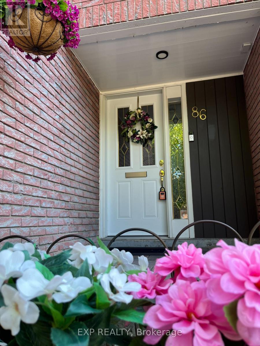 Residential in Mississauga (Cooksville) 2