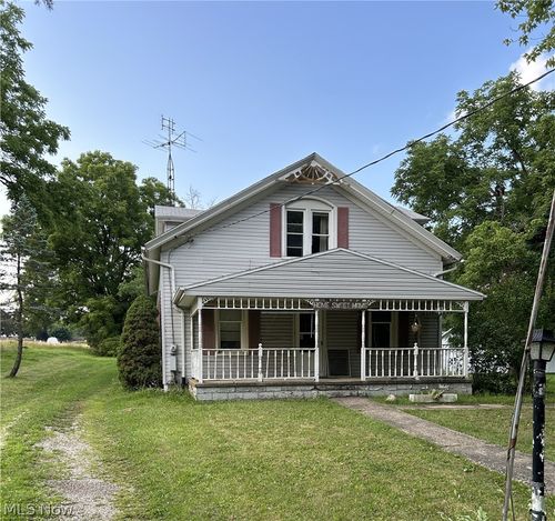 6027 Louisville St, Louisville, OH, 44641-9436 | Card Image