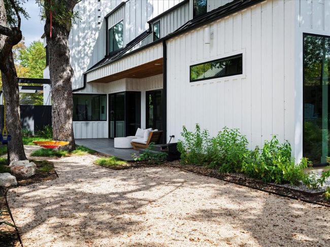 3313 Bonnie Rd, House other with 4 bedrooms, 4 bathrooms and 3 parking in Austin TX | Image 37