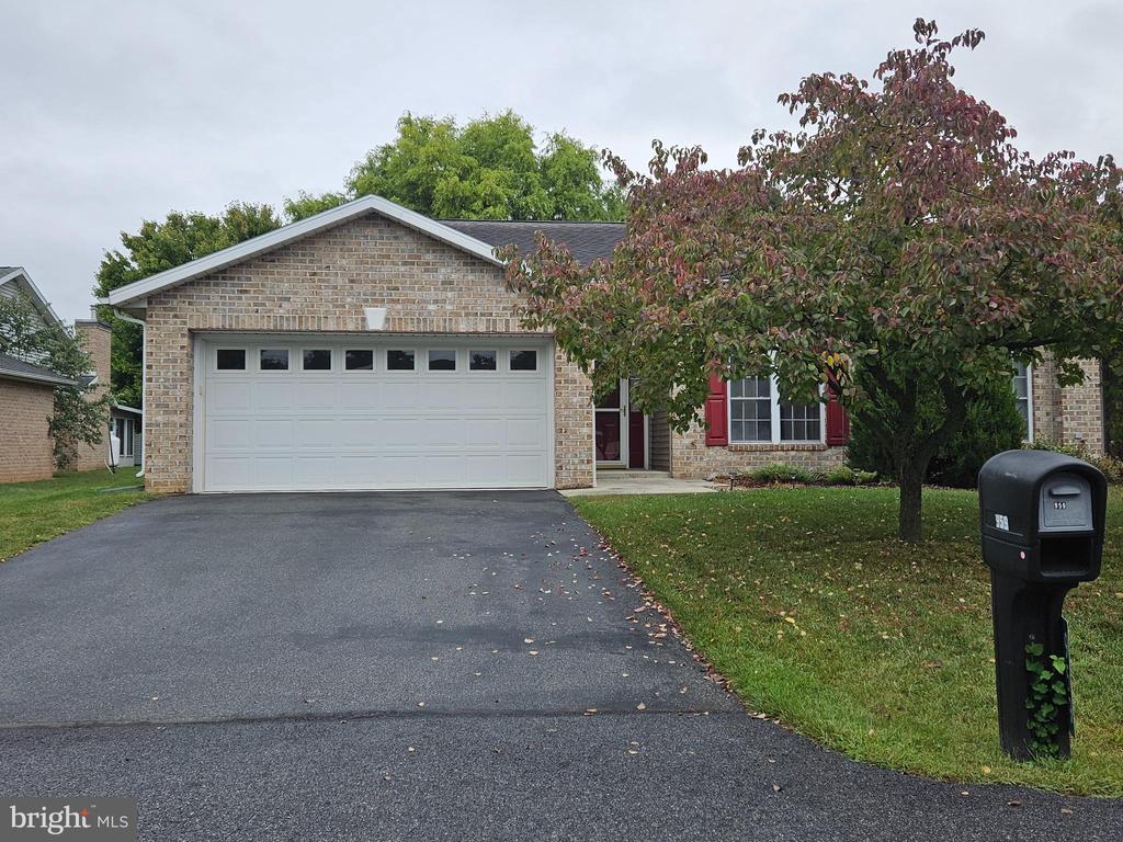 Geyer Dr, Chambersburg, PA 17201