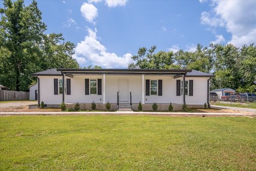 654 W Main St, Hohenwald, TN, 38462-1346 | Card Image