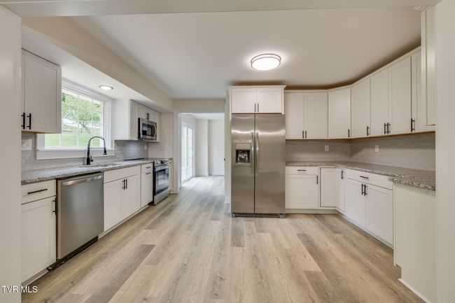 5805 Cochise Trl, House other with 3 bedrooms, 3 bathrooms and null parking in Kingsport TN | Image 13