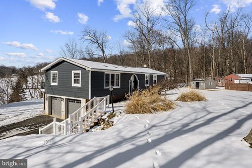 108 Red Well Rd, NEW HOLLAND, PA, 17557-9515 | Card Image