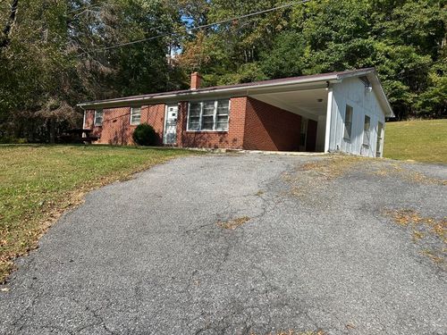 427 Blackberry Ln, Galax, VA, 24333-5912 | Card Image