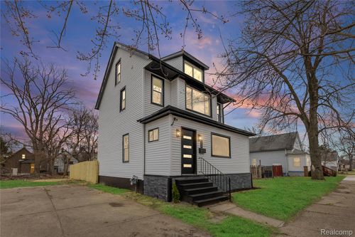 2554 Parker St, Detroit, MI, 48214-1890 | Card Image