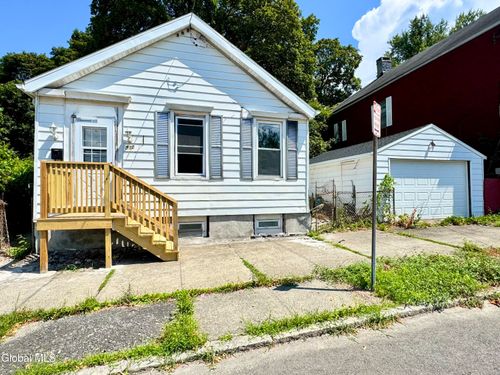 372 9th St, Troy, NY, 12180-1608 | Card Image