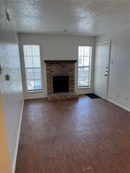 apt-222-9520 Royal Ln, Dallas, TX, 75243-7622 | Card Image