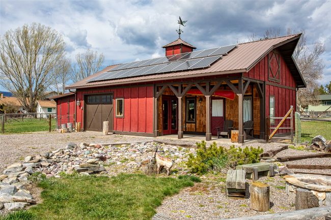 L to R: Stall / Shop / Bunkhouse | Image 59