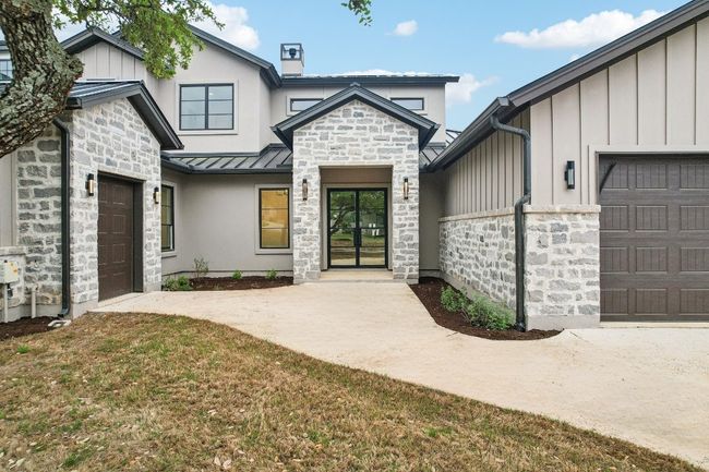 Curb appeal that commands attention and sets the tone for what’s inside. | Image 9