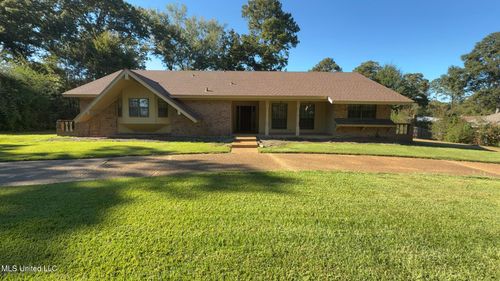 37 Crossgates Dr, Brandon, MS, 39042-2231 | Card Image