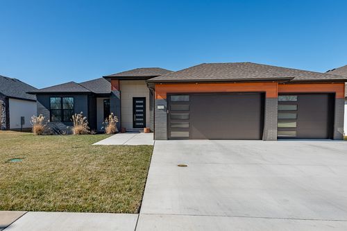 1927 N Vineyard Pl, Strafford, MO, 65757-7221 | Card Image