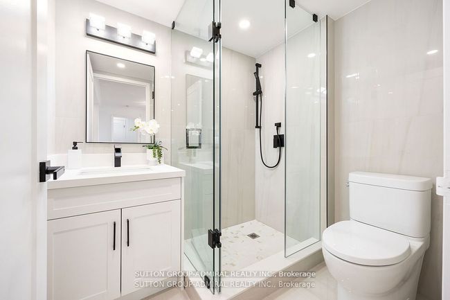 602 - 11 Townsgate Dr, Condo with 2 bedrooms, 2 bathrooms and null parking in Vaughan ON | Image 23