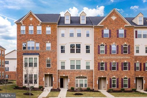 7071 Darbey Knoll Dr, GAINESVILLE, VA, 20155-3634 | Card Image