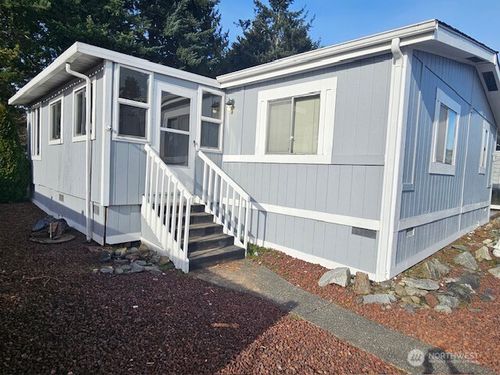 75-1427 100th St Sw, Everett, WA, 98204-1104 | Card Image