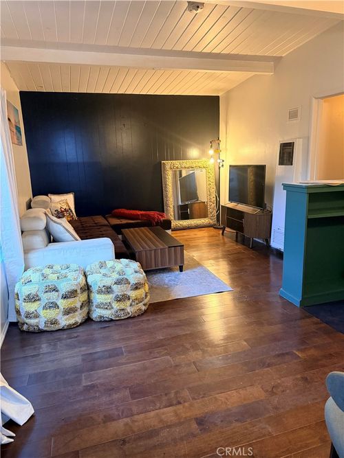 3951 1/2 Inglewood Blvd, Los Angeles, CA, 90066-4504 | Card Image