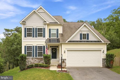 210 Woods Dr, CROSS JUNCTION, VA, 22625-2576 | Card Image