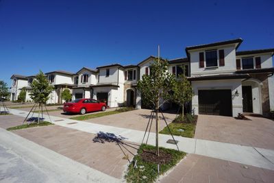 11011 - 11011 W 33rd Ln, Townhouse with 3 bedrooms, 2 bathrooms and null parking in Hialeah FL | Image 2