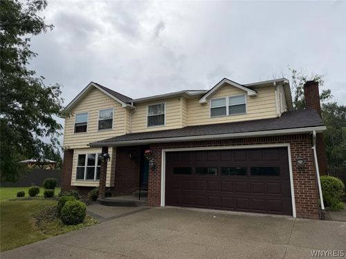 12 Brookedge Rd, Depew, NY, 14043-4203 | Card Image