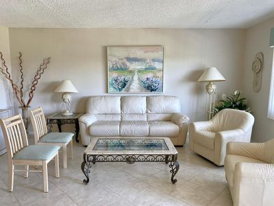 4006 Ventnor G, Condo with 2 bedrooms, 2 bathrooms and null parking in Deerfield Beach FL | Image 2