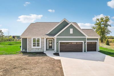 W251N2355 Valleyview Circle, House other with 3 bedrooms, 2 bathrooms and null parking in PEWAUKEE WI | Image 1