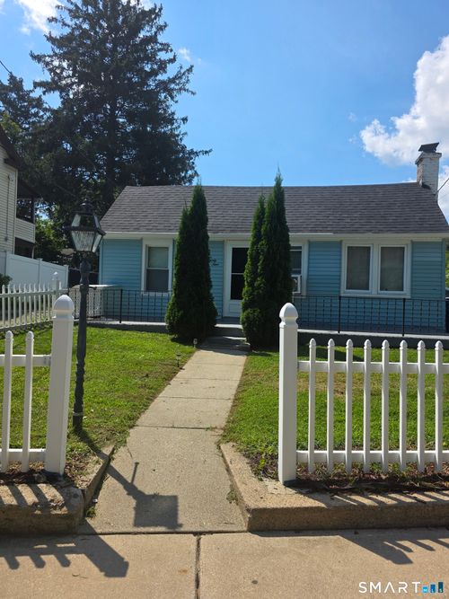 139 Hickory St, Norwich, CT, 06360-4634 | Card Image