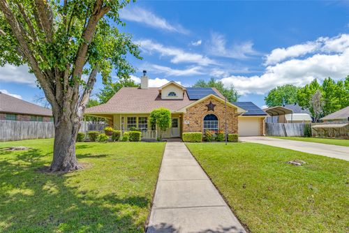 715 Mockingbird St, Bonham, TX, 75418-2229 | Card Image