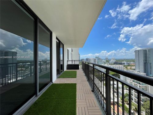 2109-999 Sw 1st Ave, Miami, FL, 33130-3420 | Card Image
