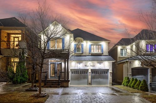 35 Chayna Cres, Maple, ON, L6A0N2 | Card Image