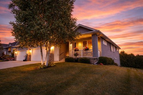 2200 Greenfield Dr W, Northfield, MN, 55057-3561 | Card Image