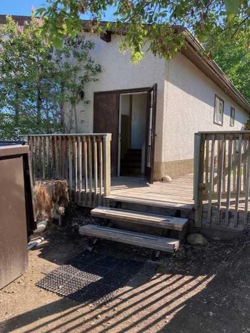 10335 110 Ave, Peace River, AB, T8S1K5 | Card Image