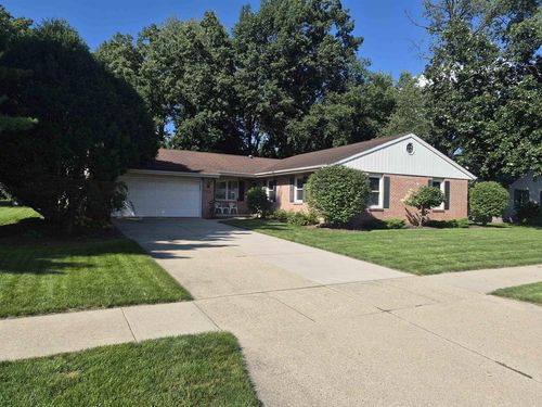 3211 Briar Crest Dr, Janesville, WI, 53546-9687 | Card Image