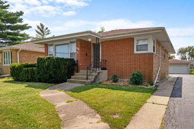 6637 Maple Street, House other with 3 bedrooms, 2 bathrooms and 2 parking in Morton Grove IL | Image 2