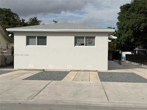 59 E 14th St, Hialeah, FL, 33010-3541 | Card Image