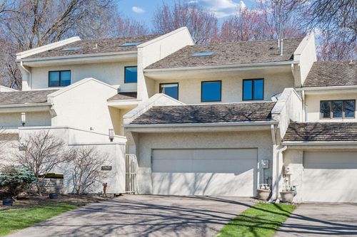 11620 Vista Dr, Minnetonka, MN, 55343-8979 | Card Image