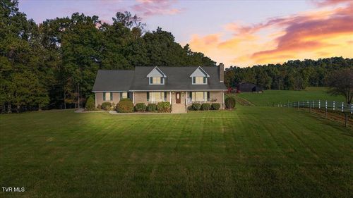 963 Main St, Surgoinsville, TN, 37873-6057 | Card Image