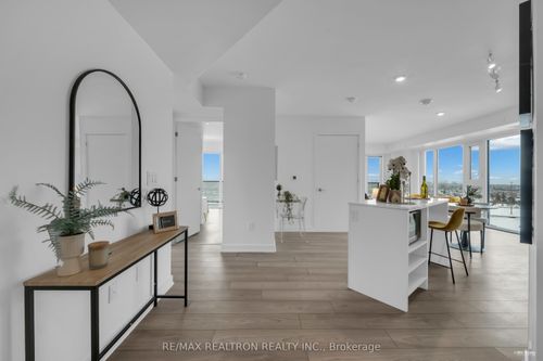 1405-8 Tippett Rd, Toronto, ON, M3H0E7 | Card Image