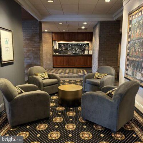 1021-1800 Old Meadow Rd, MCLEAN, VA, 22102-1815 | Card Image