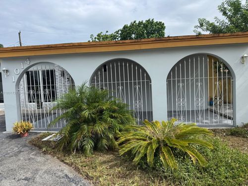 1014 W 68th St, Hialeah, FL, 33014-5151 | Card Image